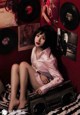 欧美老妇与年轻小伙_超清手机在线看