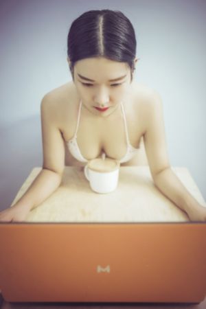 久久亚精WWW冲田杏梨_完整版电影在线观看